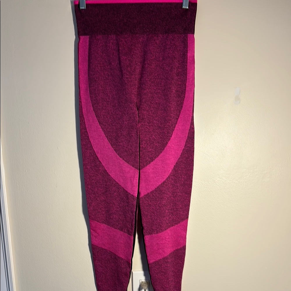 PINK Victoria's Secret Fuchsia Seamless Leggings